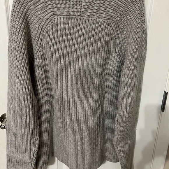 Hardie Amies of Saville Row London, UK Sweater. - Picture 3 of 5